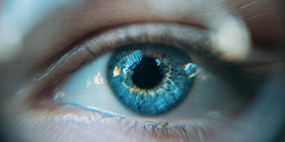 acide hyaluronique sous les yeux